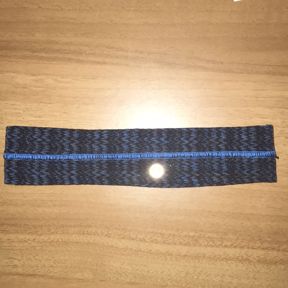 LULULEMON BLACK AND BLUE HEADBAND